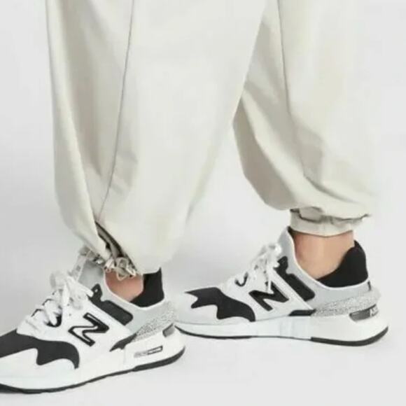 Athleta Revive Jumpsuit in Abalone Grey Size 4 NWT - Picture 5 of 11